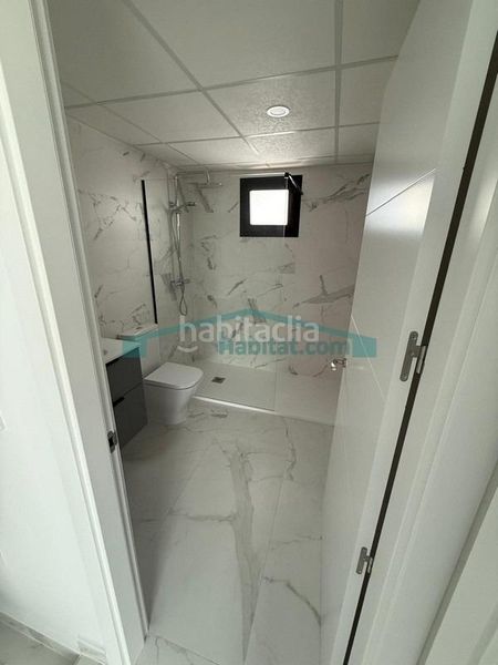 Foto 54e86fad-0c93-49ca-b298-21b1c8ad0d32. Casa adossada amb aparcament piscina a Valle del Sol Mutxamel