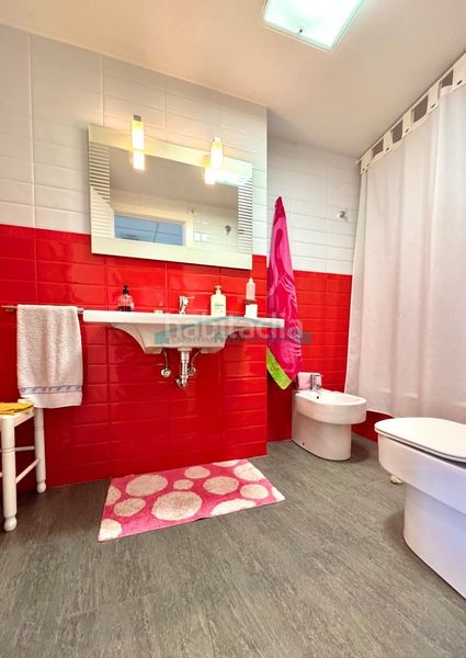 Foto 19e62483-6bfa-4b2d-b11e-31032b6c3e69. Apartament amb aparcament piscina a Playa Levante Benidorm