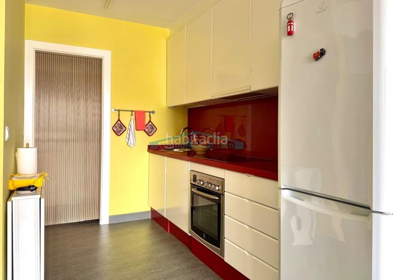 Foto 72fe10aa-2f98-4dab-8be2-2f6e3344ca2f. Apartament amb aparcament piscina a Playa Levante Benidorm