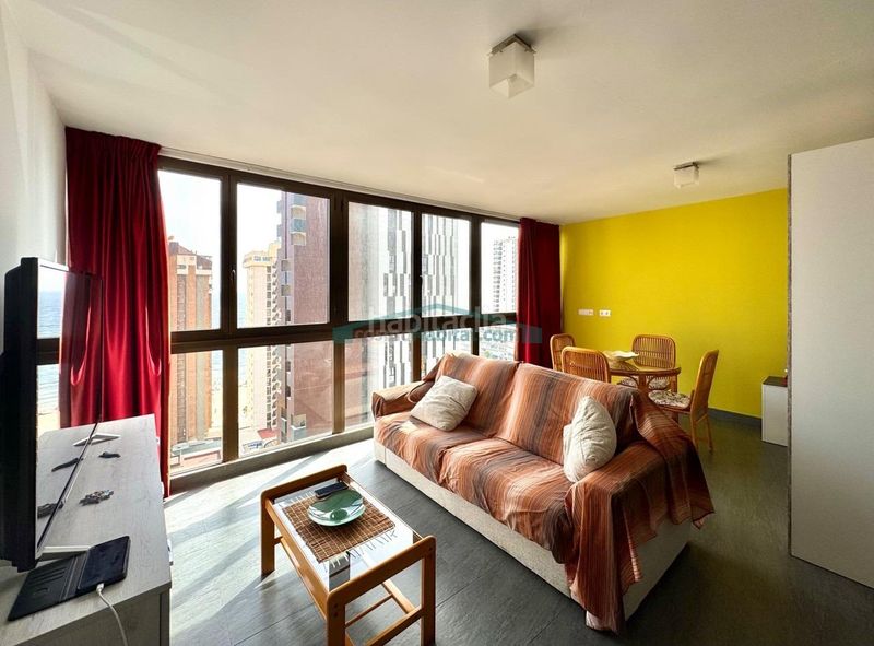 Foto a7100f9d-09e5-4efb-be10-e539625f609c. Apartament amb aparcament piscina a Playa Levante Benidorm