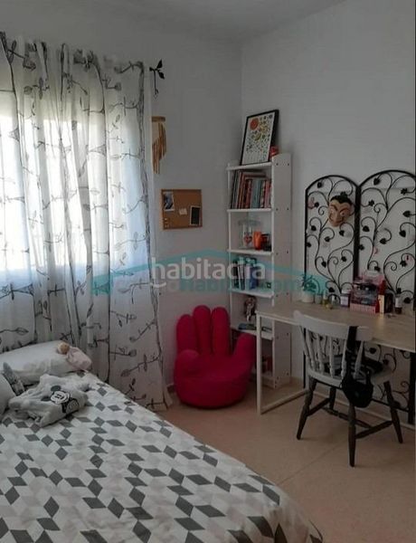 Foto 4532cc84-d23f-4a8e-b56f-ee35ab18eab1. Apartament amb aparcament piscina a Juzgados - Plaza de Toros Benidorm