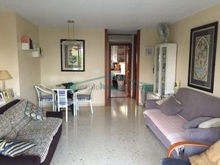 Apartment in Playa Poniente. Amplio apartamento con terraza y piscina en la zona de poniente,