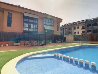 Affitto Duplex in Pueblo. Impecable dúplex con piscina en pleno centro de leliana