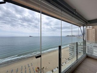Flat in Playa Levante. Apartamento exclusivo frente al mar en playa de levante  benidor