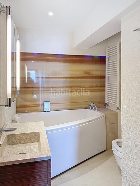 Foto cbfe3240-c0f5-46d8-96f8-8b7fc8217a61. Pis amb calefacció aparcament piscina a Playa Levante Benidorm