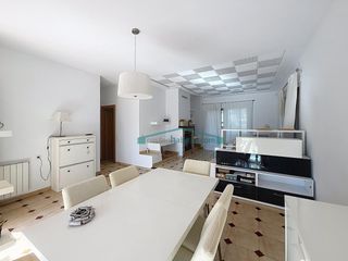 Alquiler Chalet en La Cañada. Chalet independiente en alquiler, una sola planta en el plantío