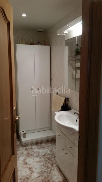 Foto 2ca1df1c-1a3d-4fe4-8e89-6dd180fd83ac. Casa adossada amb aparcament piscina a Sierra Helada Benidorm