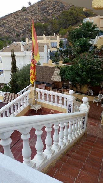 Foto 7e54c473-7990-4010-89b3-0c74ea6344f5. Casa adossada amb aparcament piscina a Sierra Helada Benidorm