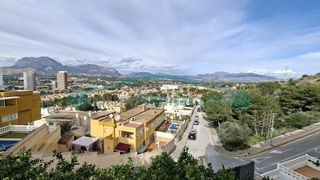 Reihenhaus in Sierra Helada. Amplio chalet con piscina privada en benidorm