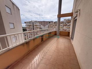 Apartamento en Canet d´en Berenguer. Piso con vistas al mar, terraza, piscina y garaje en canet den b