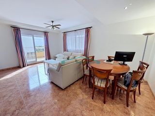 Apartamento en Canet d´en Berenguer. Piso con vistas al mar, terraza, piscina y garaje en canet den b