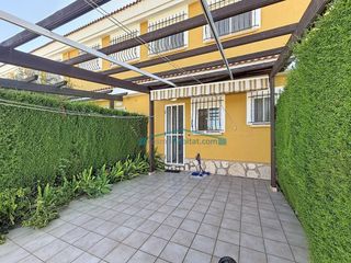 Casa adossada a Poblets (els). Adosado en venta en dénia  vida junto al mar con todas las comod