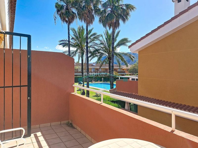Foto f1b29e27-7889-4b0c-878d-914ba5059bd3. Casa adossada amb aparcament piscina a Poblets (els)