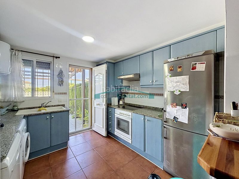 Foto ffe26b57-7a25-44d0-8ab7-0027877e3e93. Casa adossada amb aparcament piscina a Poblets (els)