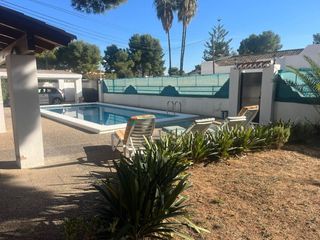 Miete Chalet in La Cañada. Verano en la cañada chalet con piscina privada!