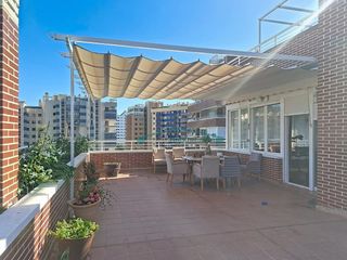 Ático en Bulevar-Puerta Mítica. Ático exclusivo en cala finestrat con gran terraza y espacios am