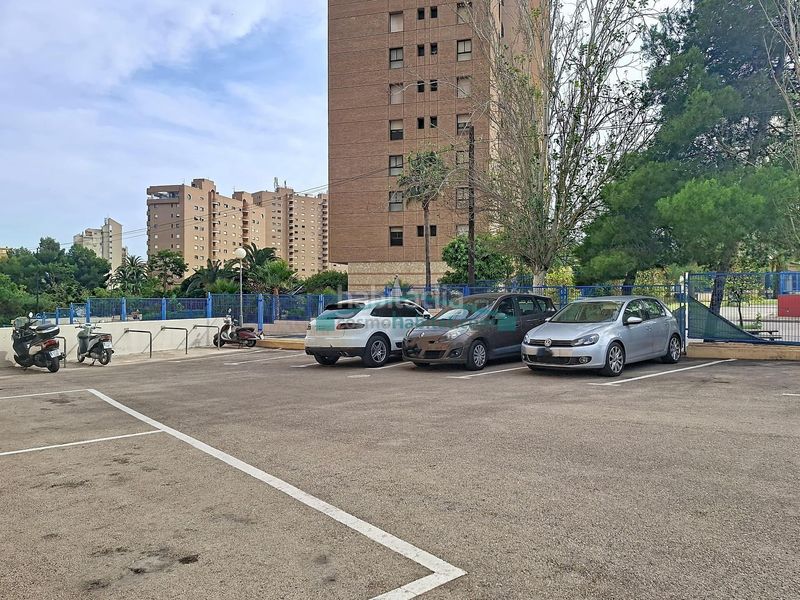 Foto 3aa05cff-8a64-4616-bb26-536443095d54. Pis amb aparcament piscina a Playa Poniente Benidorm