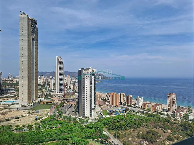 Foto b336a88a-5d3a-4dfd-aa2e-6fc8c3ea2247. Pis amb aparcament piscina a Playa Poniente Benidorm