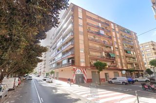 Etagenwohnung in País Valencià. Exclusiva vivienda de 4 dormitorios con garaje en una de las mej