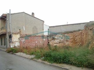 Wohngrundstück in Benaguasil. Terreno urbano con proyecto en benaguasil  edificio de planta ba