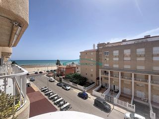 Apartament a Torreblanca. Apartamento en primera línea de playa en torrenostra torreblanca