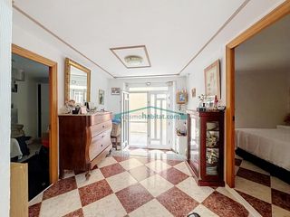 Haus in Benaguasil. Casa de pueblo reformada con patio y terrazas en benaguasil