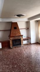 Flat in Benifaió. Amplia vivienda de 150 m2 con chimenea en benifaió