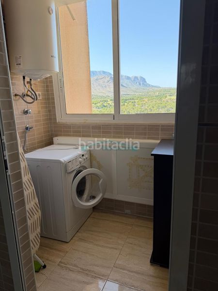 Foto 610e26e3-bc1e-4afb-ba5c-2c539869a11c. Apartament amb aparcament piscina a Via Parque Benidorm