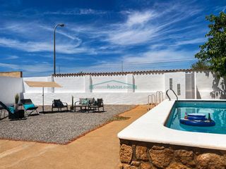 Chalet in El Carme-Sant Agustí-Bonavista. Chalet independiente reformado en una de las zonas residenciales