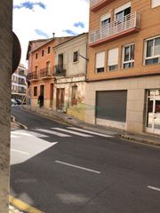 Casa a Casco Antiguo. Casa en llíria con obra avanzada y gran potencial para terminar
