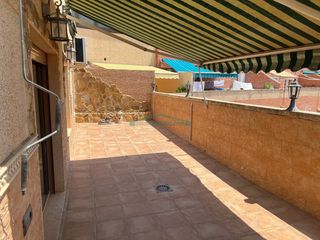 Dachwohnung in Ibi. Ático con terraza, vistas abiertas y orientación sur en el centr