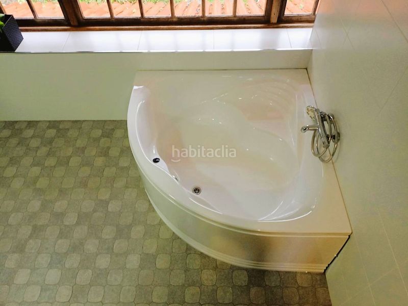 Foto 0b590038-2918-451f-8c77-2192816a853d. Casa amb piscina a Dorneda Oleiros