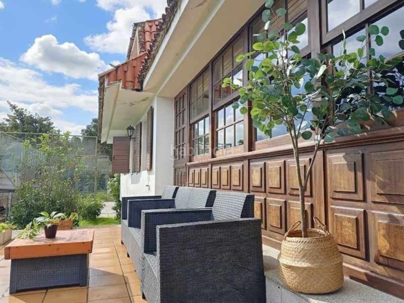 Foto b22161d0-ade0-4280-bccf-25ac8511d14b. Casa amb piscina a Dorneda Oleiros