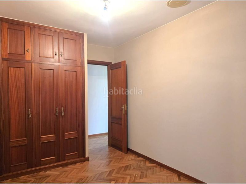 Foto f0cdadc3-8497-4a85-8290-ffeb459058f8. Pis a Sada