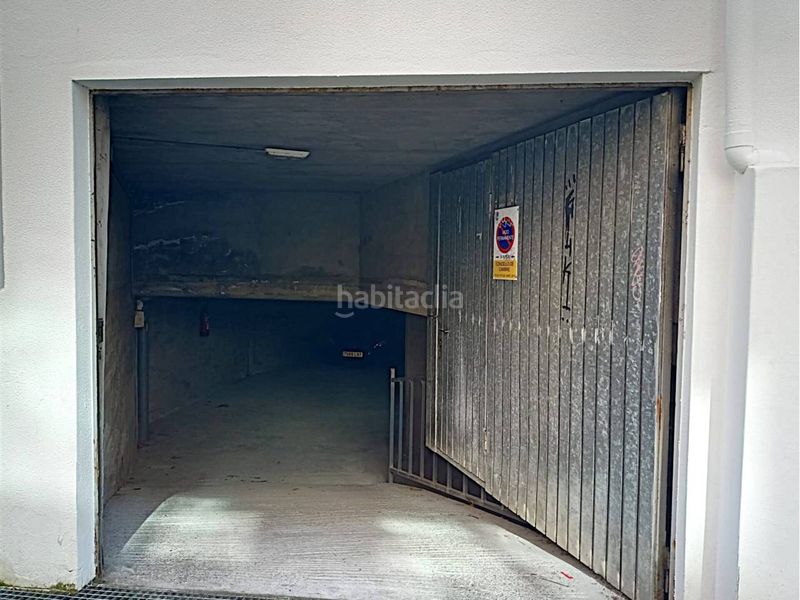 Foto 15910cfb-44d9-4233-9e10-0ac5ce9f8549. Aparcament cotxe a Cambre