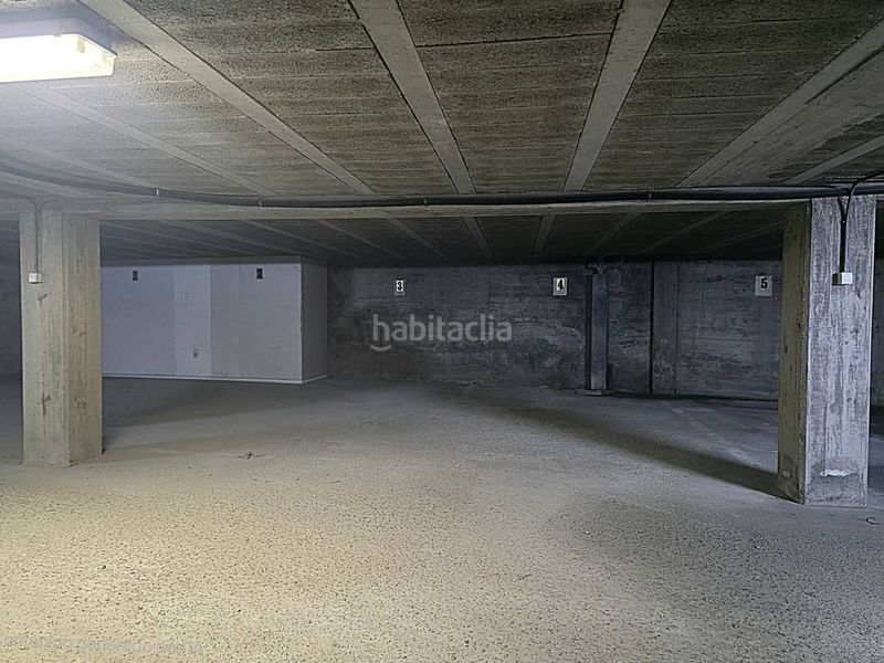 Foto 2b0749b2-ed65-4e31-a6db-9c3d7db25392. Aparcament cotxe a Cambre