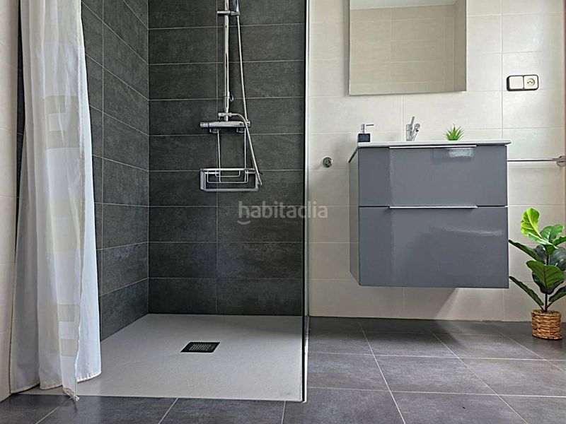 Foto be8f5db7-4d76-4fb9-9a39-56d7fdff8342. Casa amb calefacció a Sada