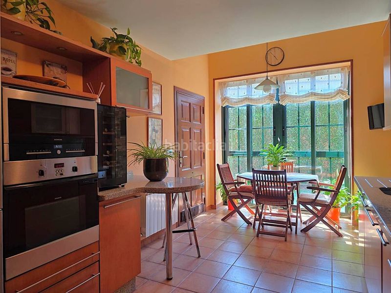Foto 424ee50c-81e8-4b66-bd1c-fc0ae2f8d582. Casa aparellada amb calefacció aparcament a Sada