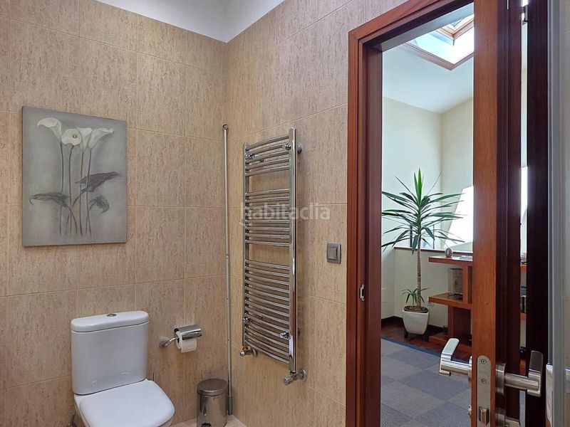 Foto c12a8265-3a26-4e4b-aba5-cf46f6b21786. Casa aparellada amb calefacció aparcament a Sada