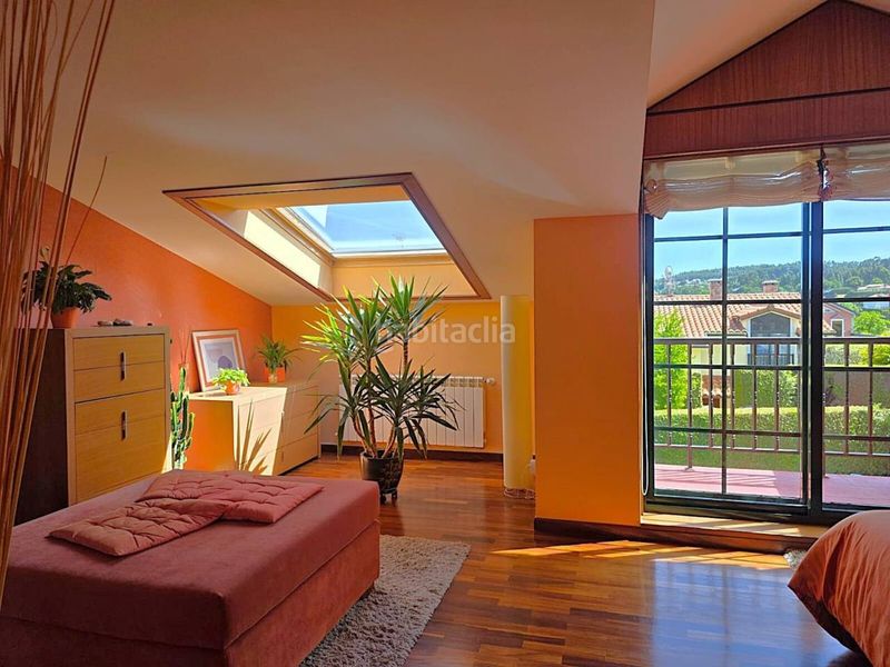 Foto eaf73559-3e8e-4134-ad5e-d1f9a98e4555. Casa aparellada amb calefacció aparcament a Sada
