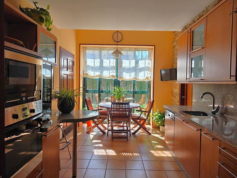 Foto 55364d45-4b97-4027-a9f6-ef2d08232de3. Casa aparellada amb calefacció aparcament piscina a Sada