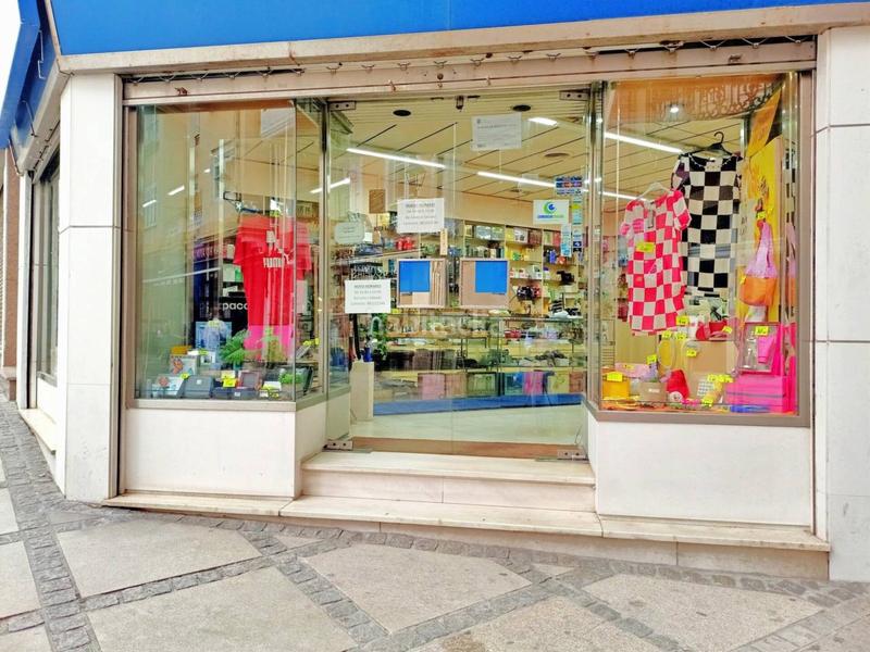 Foto dbd67263-e129-46d4-8735-49b935cc3e8f. Locale commerciale in Ciudad Vieja Coruña (A)