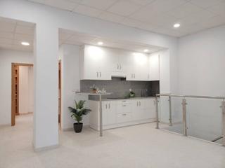 Lloguer Local Comercial  De enrique tierno galván. Local en alquiler en acea de ama, culleredo
