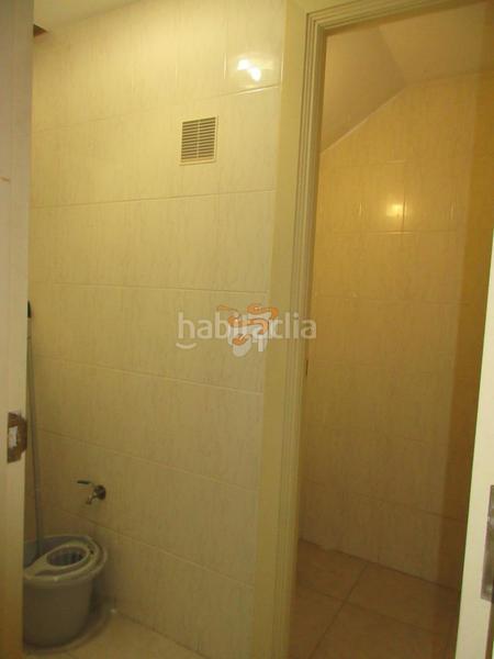 Foto 25fbd515-1121-4700-9f4e-1cb744f89580. Lloguer local comercial a Centro Ferrol