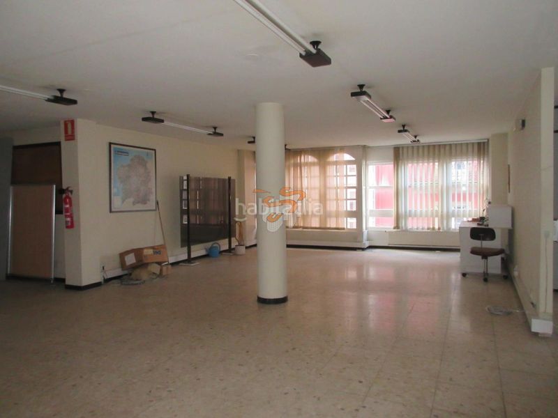 Foto c3fa8c15-d4b1-45dd-b173-c6e2b2cd7e91. Oficina amb calefacció a Centro Ferrol