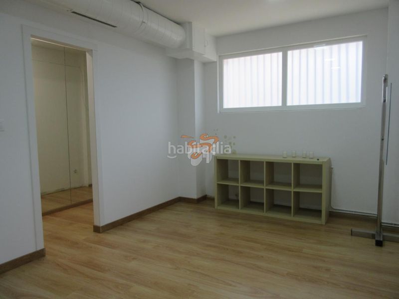 Foto 40107d66-3c98-45ab-93f3-348ac716ec3e. Local comercial a Caranza Ferrol