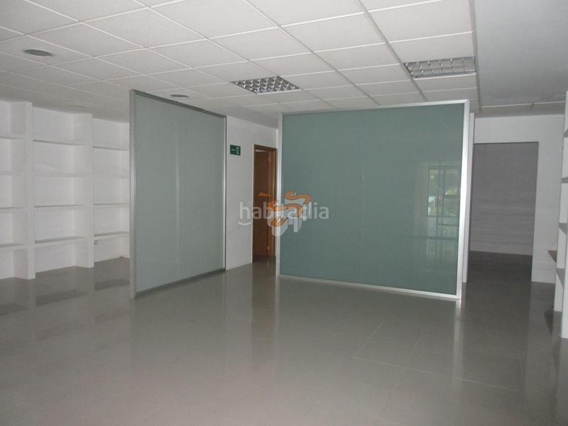 Foto 71a96f98-8f8e-4299-b5e5-68806726bdc2. Local commercial dans Fene