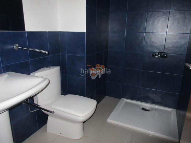 Foto a3a6d7d6-4e0b-435b-8efa-78cfbb6e630b. Local commercial dans Fene