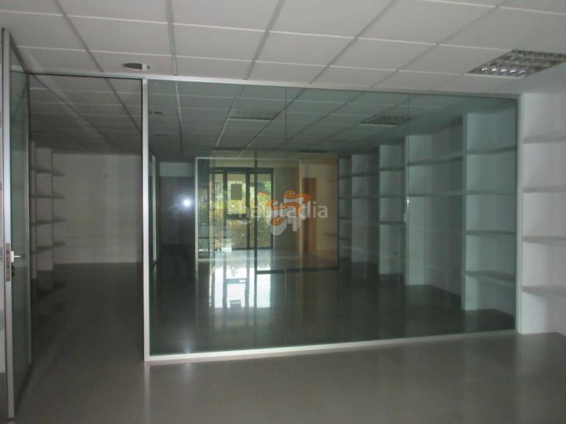 Foto e6f7e15e-5ad5-4b09-a849-f76527d1ef34. Local commercial dans Fene