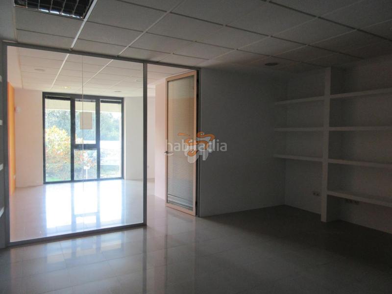 Foto e725cd5c-9ca5-432b-a599-8b0d0474a1bc. Local commercial dans Fene